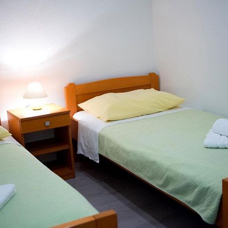 פודסטראנה Apartments And Rooms Robi מראה חיצוני תמונה