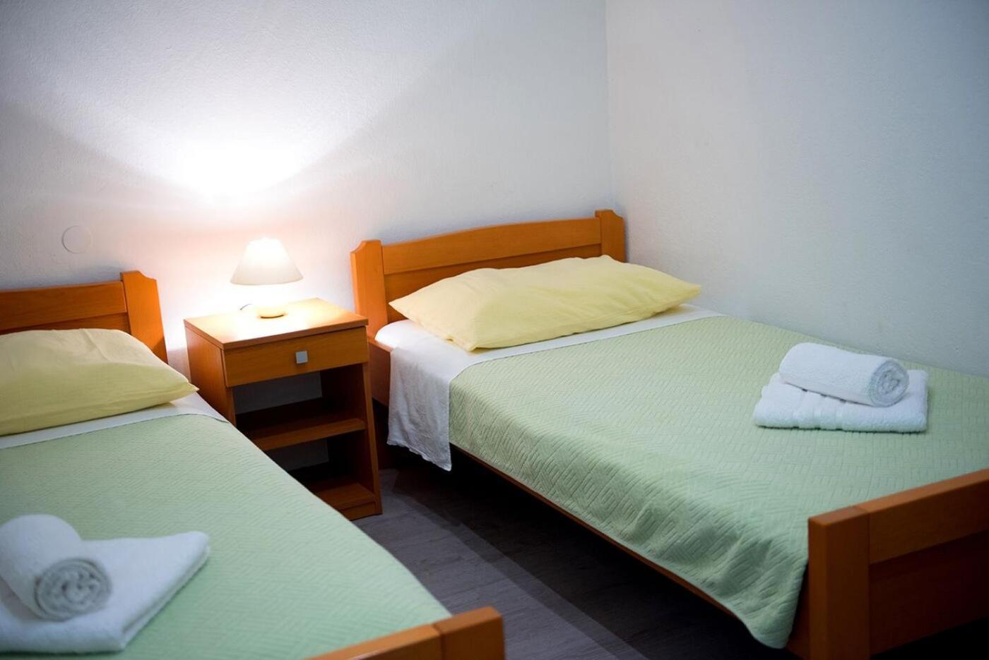 פודסטראנה Apartments And Rooms Robi מראה חיצוני תמונה