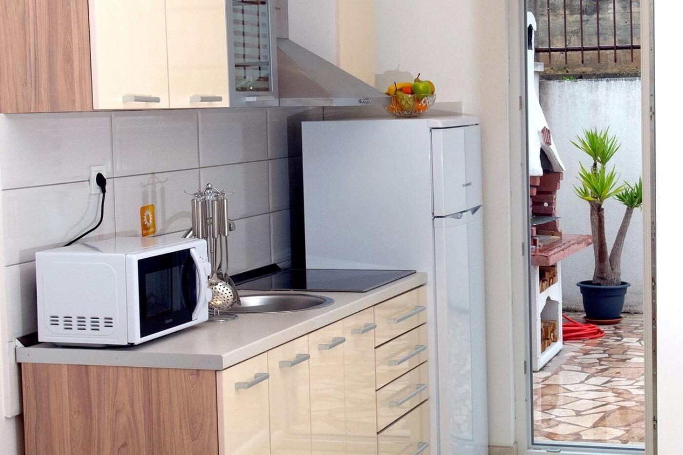 פודסטראנה Apartments And Rooms Robi מראה חיצוני תמונה