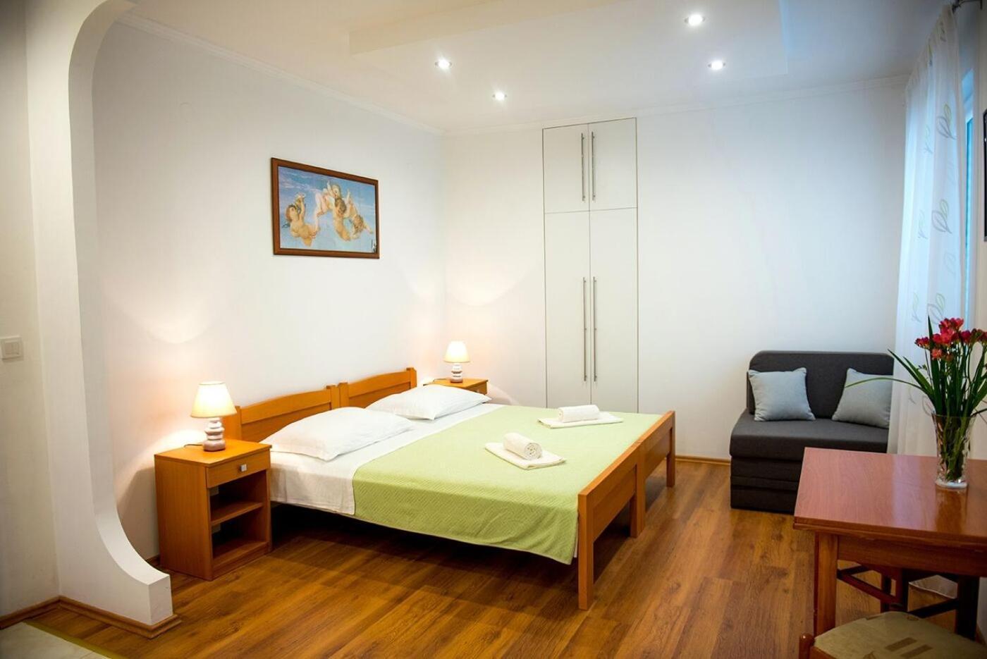 פודסטראנה Apartments And Rooms Robi מראה חיצוני תמונה