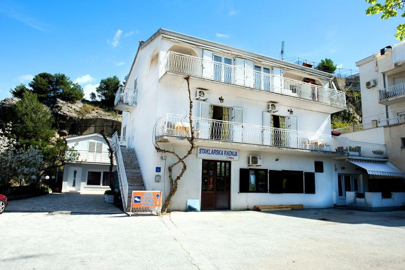 פודסטראנה Apartments And Rooms Robi מראה חיצוני תמונה