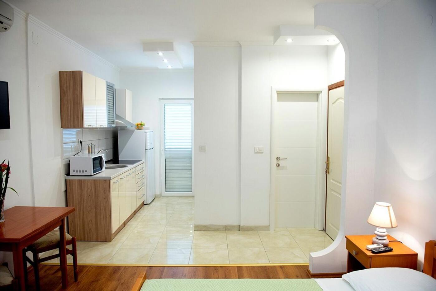פודסטראנה Apartments And Rooms Robi מראה חיצוני תמונה