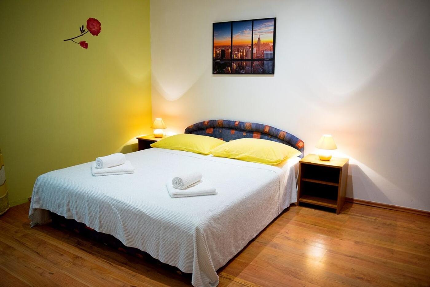 פודסטראנה Apartments And Rooms Robi מראה חיצוני תמונה